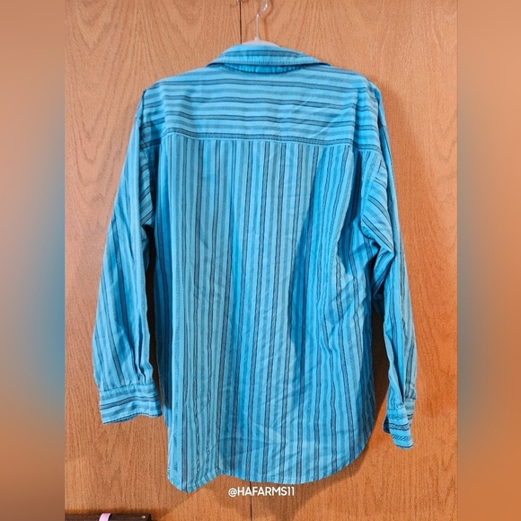 Liz Thomas Stripped Shirt - Picture 2 of 6